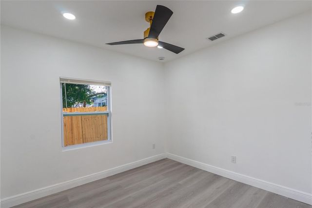 8408 N SEMINOLE AVENUE, Tampa, FL 33604
