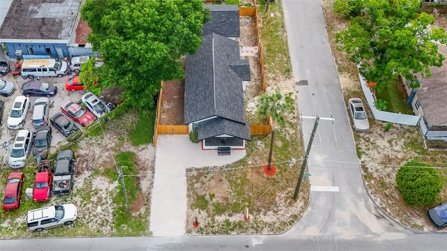 8408 N SEMINOLE AVENUE, Tampa, FL 33604