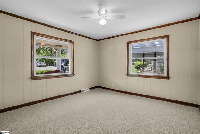 14 Piedmont Avenue, Piedmont, SC 29673
