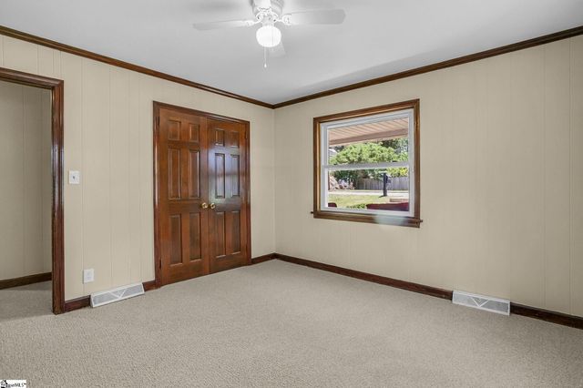 14 Piedmont Avenue, Piedmont, SC 29673