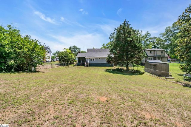 14 Piedmont Avenue, Piedmont, SC 29673