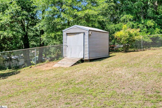 14 Piedmont Avenue, Piedmont, SC 29673
