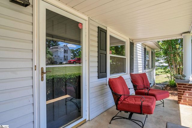 14 Piedmont Avenue, Piedmont, SC 29673