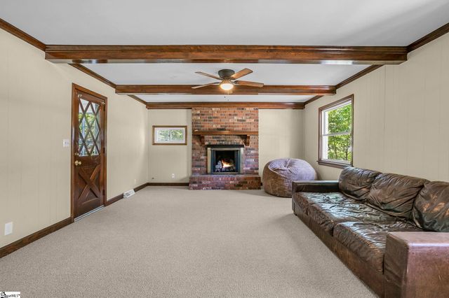 14 Piedmont Avenue, Piedmont, SC 29673