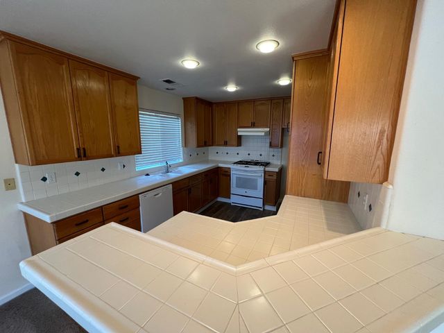 1831 E Chennault Avenue, Fresno, CA 93720