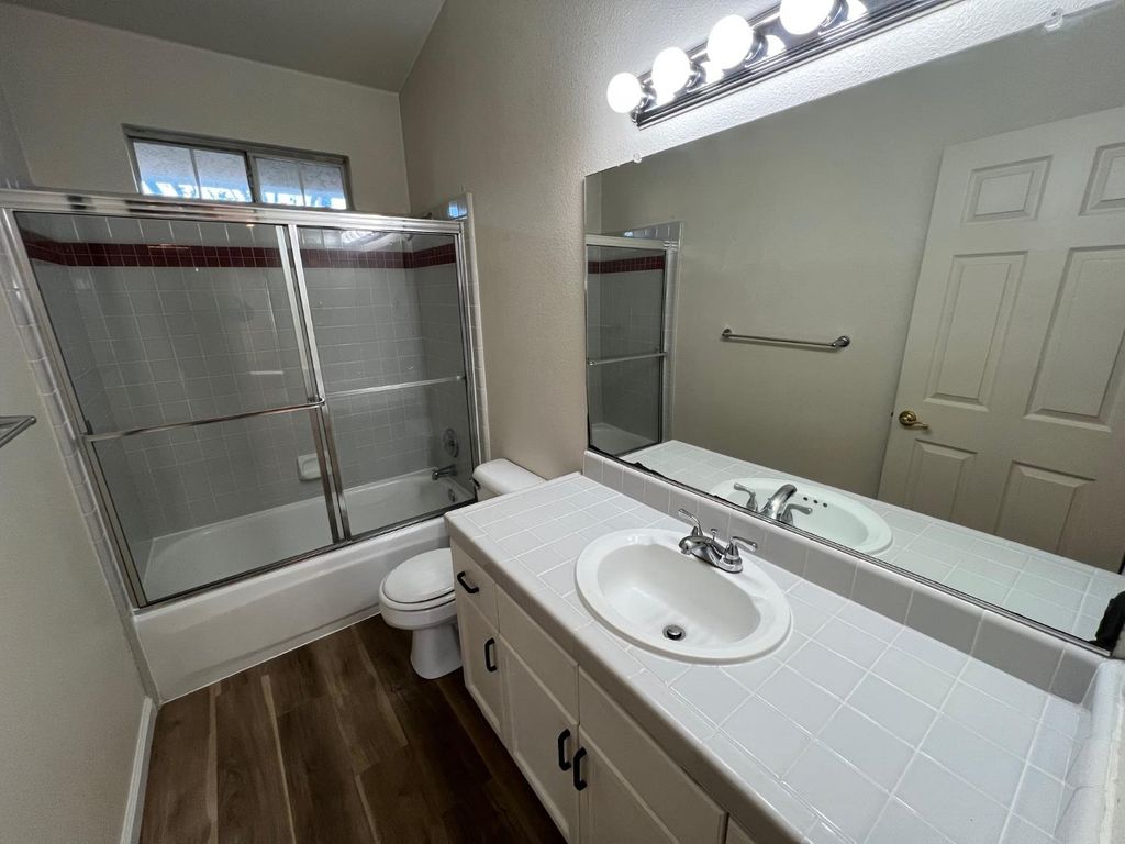 Image 12 of property listing at 1831 E Chennault Avenue, Fresno, CA 93720