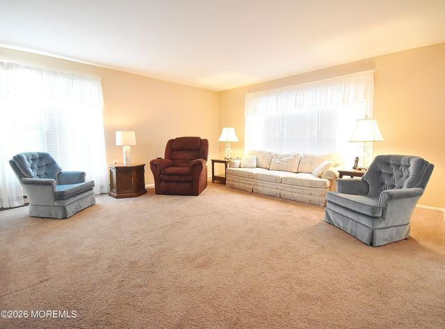 47 Sandhurst Street, Manchester, NJ 08759