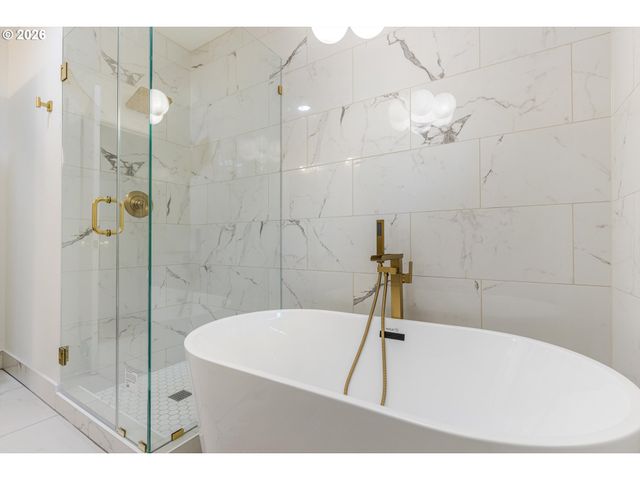 21912 Ne 68TH St, Vancouver, WA 98682