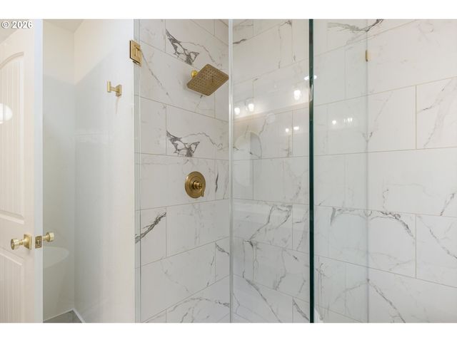 21912 Ne 68TH St, Vancouver, WA 98682