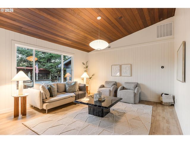 21912 Ne 68TH St, Vancouver, WA 98682