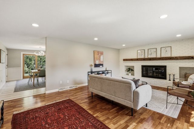 35 Chestnut Hill, South Hadley, MA 01075