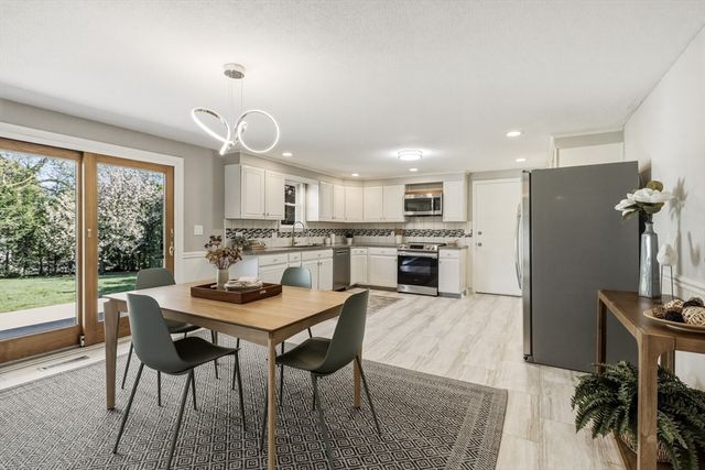 35 Chestnut Hill, South Hadley, MA 01075