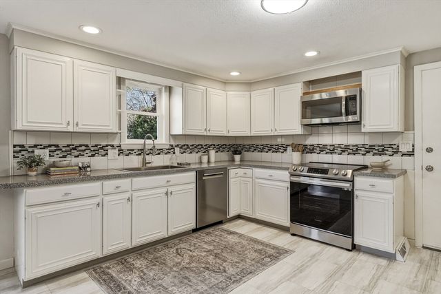35 Chestnut Hill, South Hadley, MA 01075