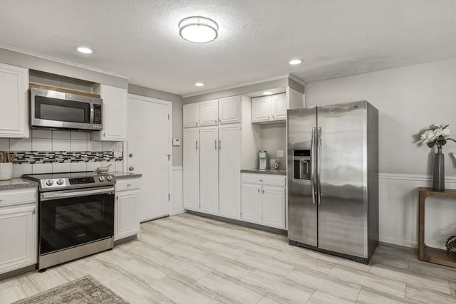 35 Chestnut Hill, South Hadley, MA 01075