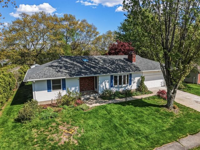 35 Chestnut Hill, South Hadley, MA 01075