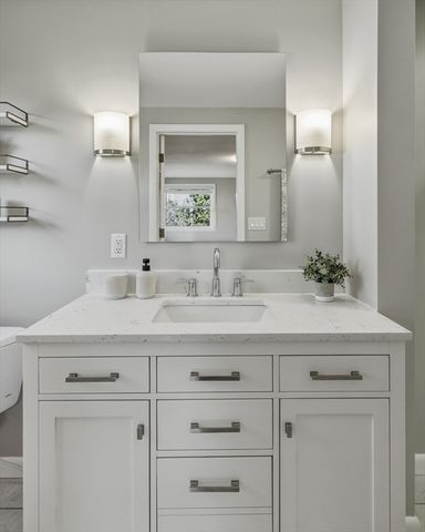 35 Chestnut Hill, South Hadley, MA 01075