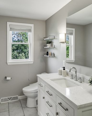 35 Chestnut Hill, South Hadley, MA 01075