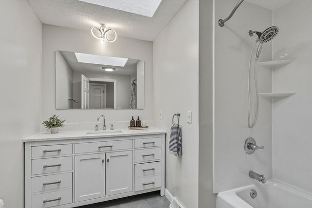 35 Chestnut Hill, South Hadley, MA 01075