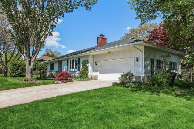 35 Chestnut Hill, South Hadley, MA 01075