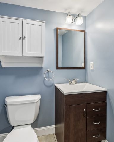 35 Chestnut Hill, South Hadley, MA 01075