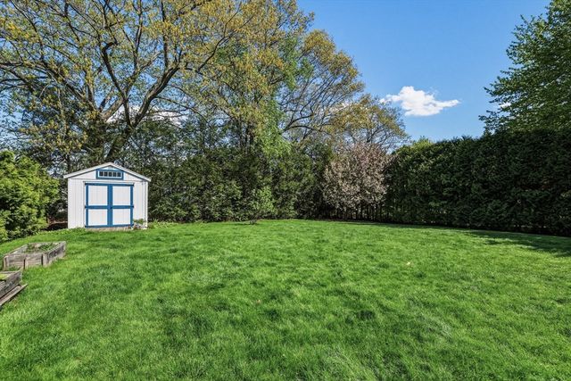 35 Chestnut Hill, South Hadley, MA 01075