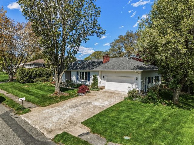 35 Chestnut Hill, South Hadley, MA 01075