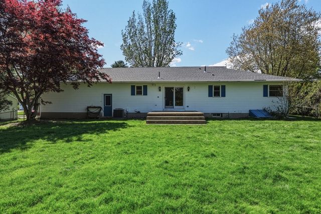 35 Chestnut Hill, South Hadley, MA 01075