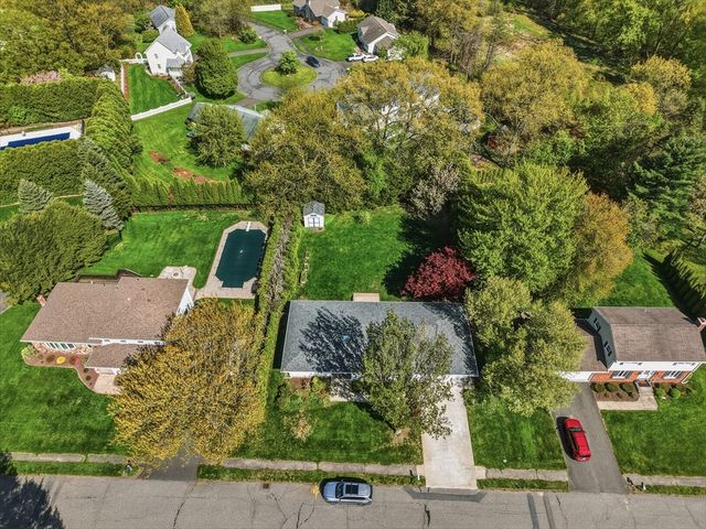 35 Chestnut Hill, South Hadley, MA 01075