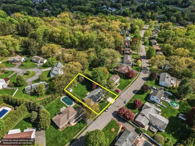 35 Chestnut Hill, South Hadley, MA 01075