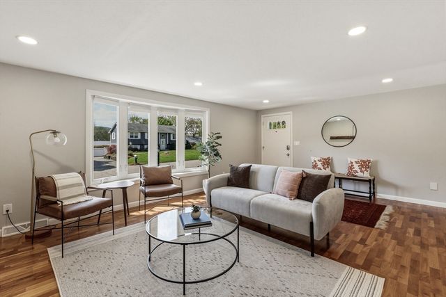 35 Chestnut Hill, South Hadley, MA 01075