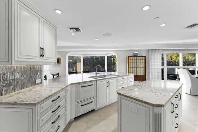 4605 S Ocean Boulevard 3b, Highland Beach, FL 33487