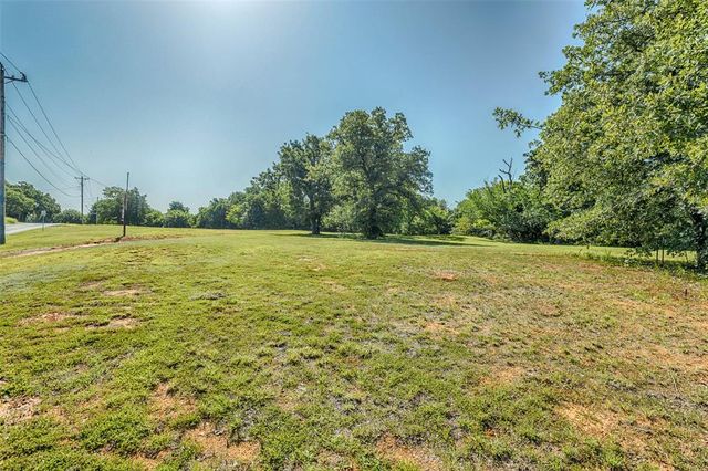 12100 S Broadway Street, Edmond, OK 73034