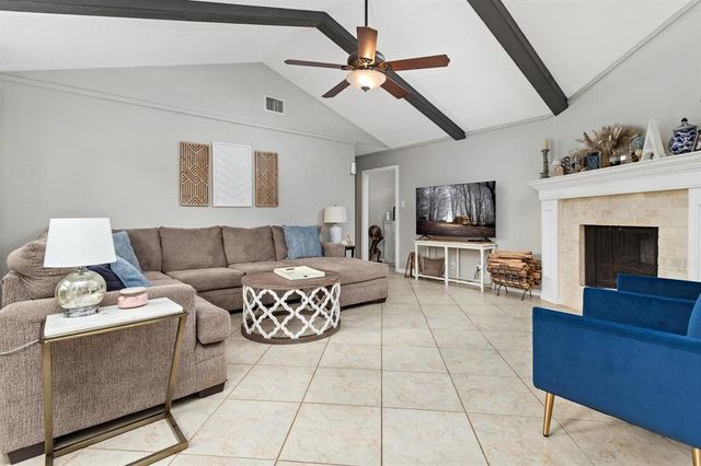 5885 Pinkstaff Ln, Beaumont, TX 77706