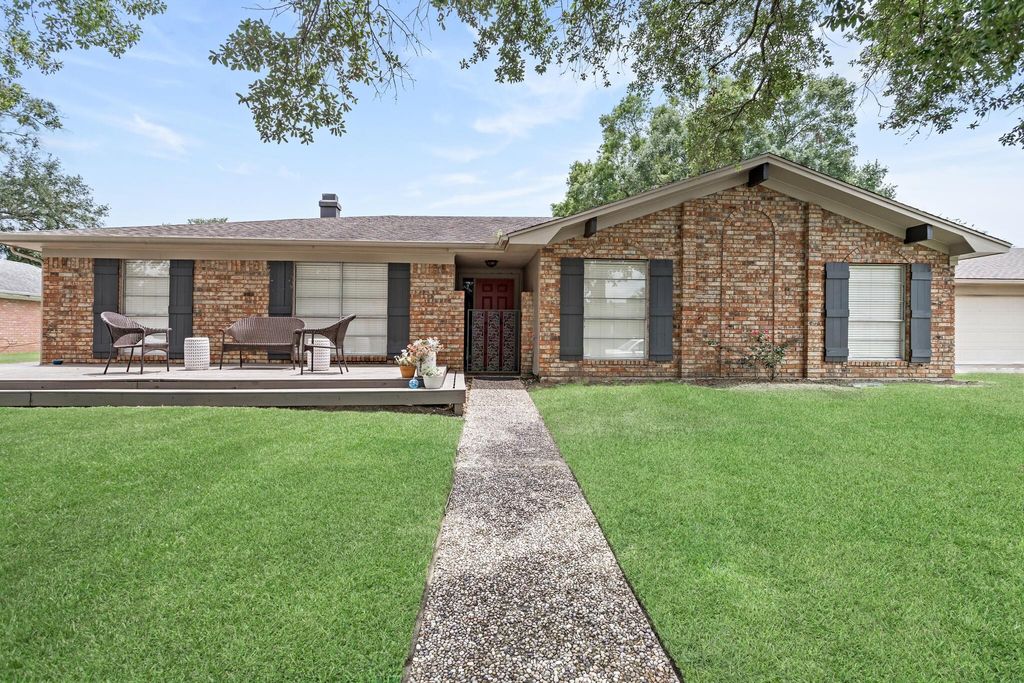 5885 Pinkstaff Ln, Beaumont, TX 77706