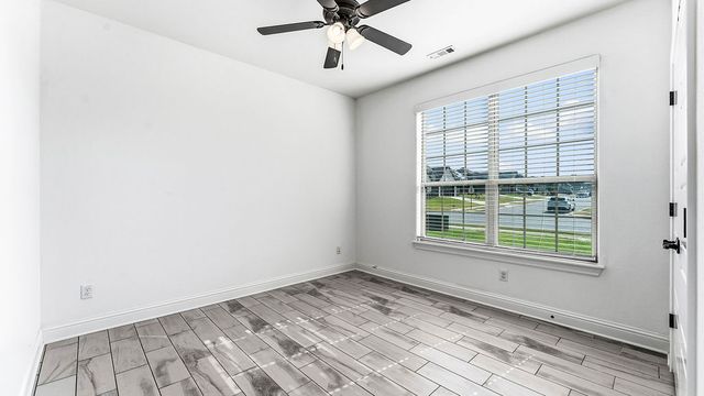 1301 Leslie Street, Centerton, AR 72713