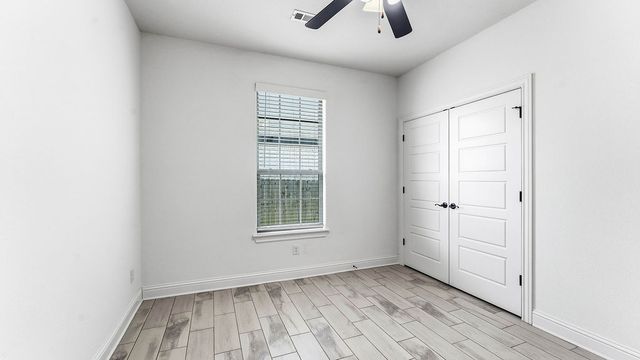 1301 Leslie Street, Centerton, AR 72713