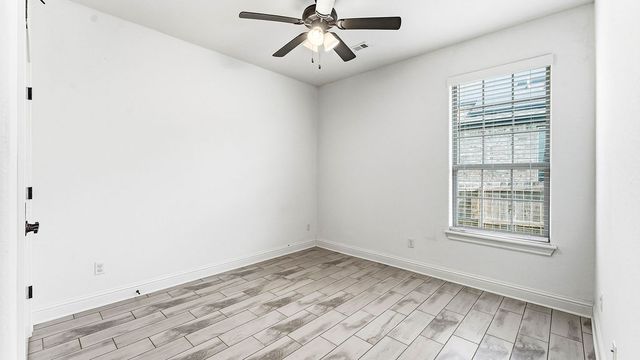1301 Leslie Street, Centerton, AR 72713