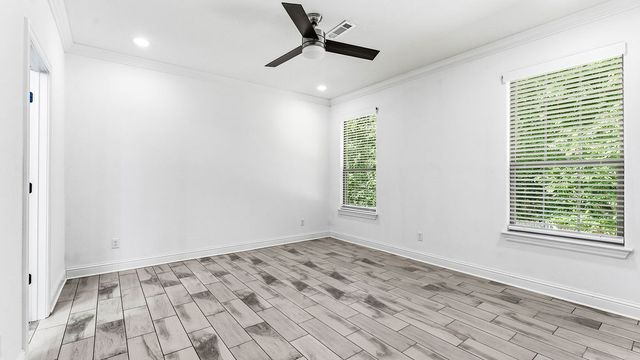 1301 Leslie Street, Centerton, AR 72713