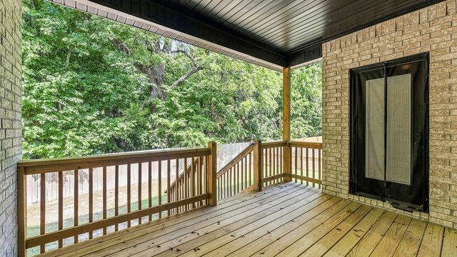 1301 Leslie Street, Centerton, AR 72713