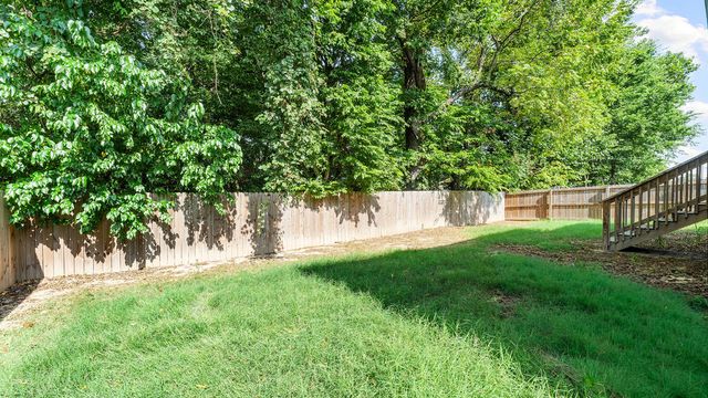 1301 Leslie Street, Centerton, AR 72713
