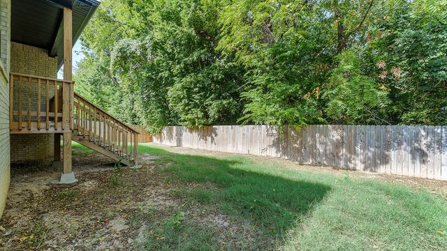 1301 Leslie Street, Centerton, AR 72713