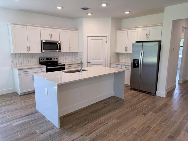 6660 SE Park Trace Drive, Stuart, FL 34997