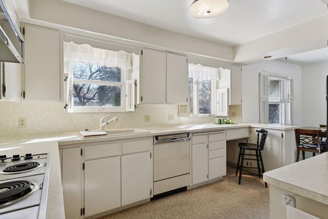 3525 The Mall, Minnetonka, MN 55345