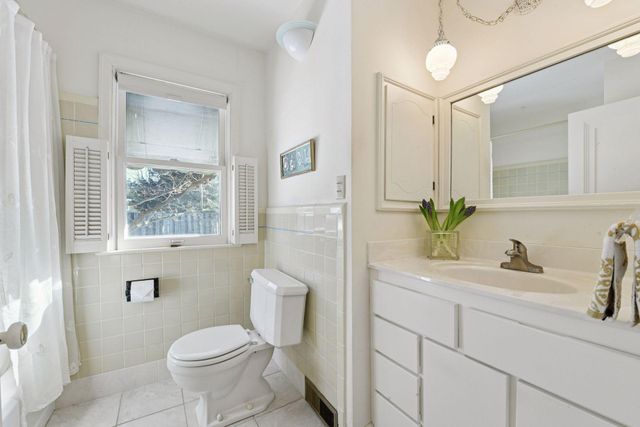 3525 The Mall, Minnetonka, MN 55345