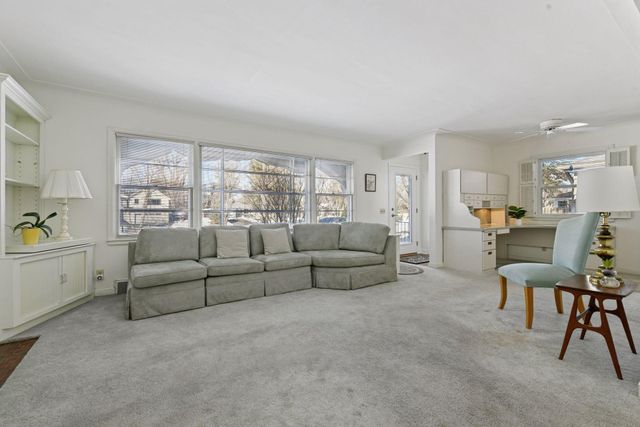 3525 The Mall, Minnetonka, MN 55345