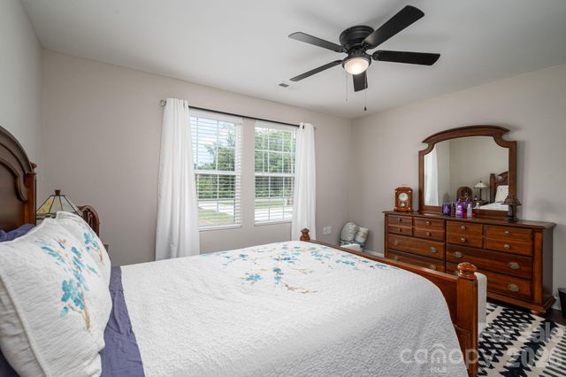 4164 S Olivers Cross Road, Newton, NC 28658