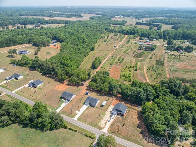 4164 S Olivers Cross Road, Newton, NC 28658