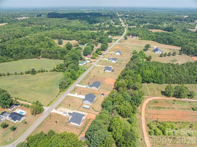 4164 S Olivers Cross Road, Newton, NC 28658