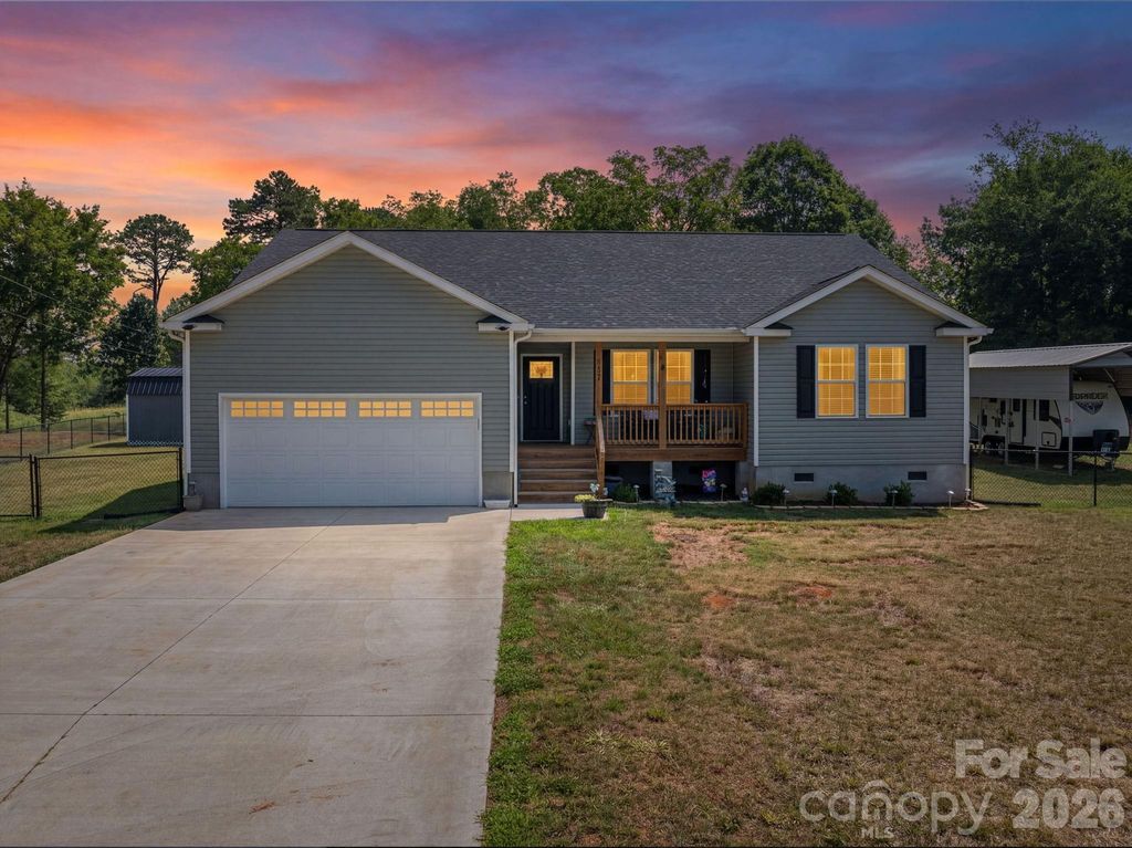4164 S Olivers Cross Road, Newton, NC 28658