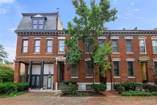 1302 S 10th, St Louis, MO 63104